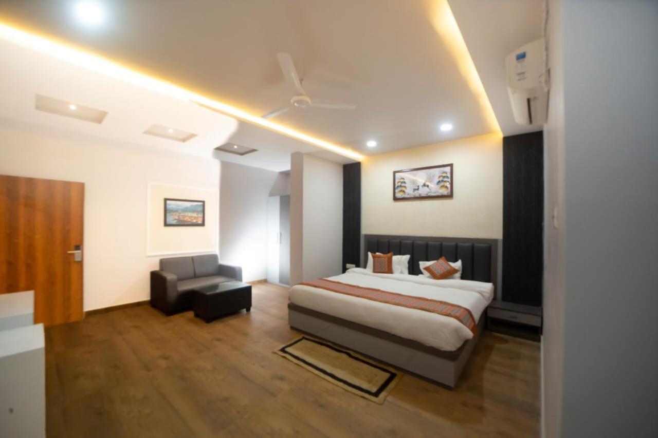The Pearl 3* Varanasi